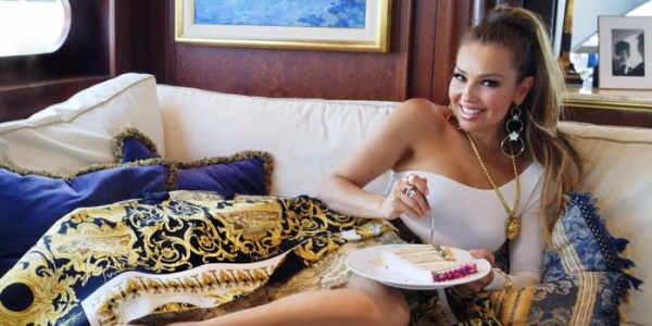 Thal&iacute;a aprovecha renacer art&iacute;stico y medi&aacute;tico